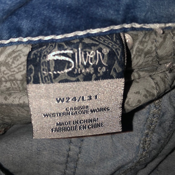 🎉 HOST PICK 🎉 Vintage Sliver Jeans - Picture 8 of 9